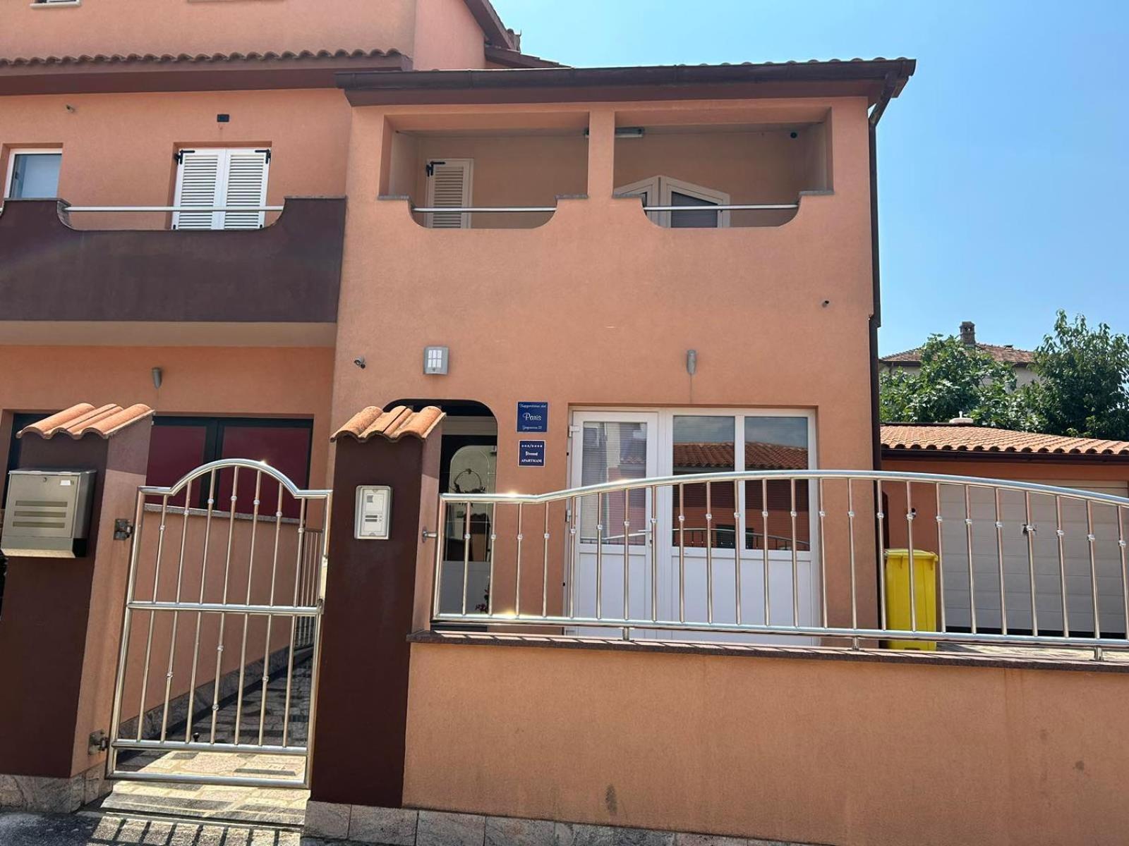 Rosi 1, With Free Public Parking In A Quiet Location Apartment
